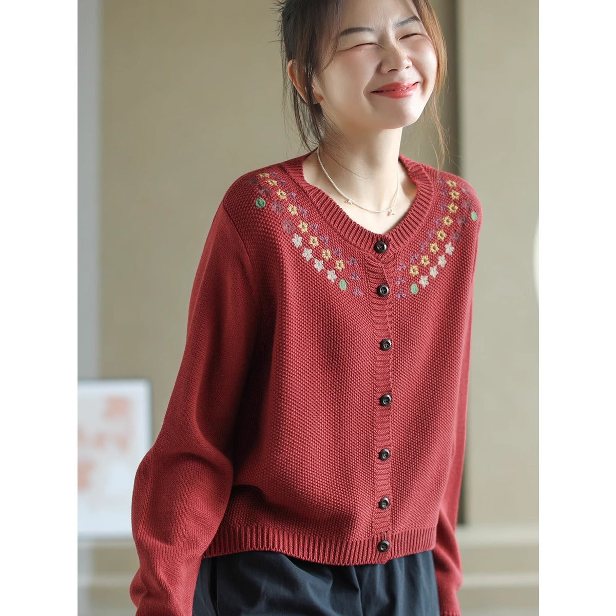 Womens Retro Embroidered Crew-neck Long-sleeve Top