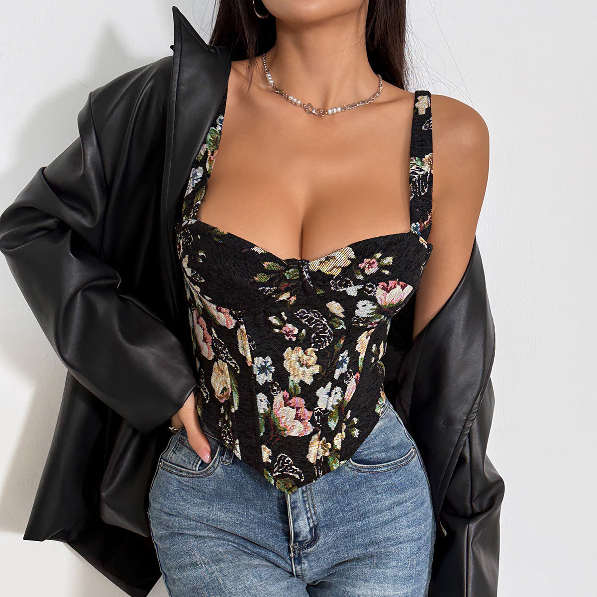 V‑Shaped Fishbone Chest Halterneck Camisole – Black Floral Embroidery