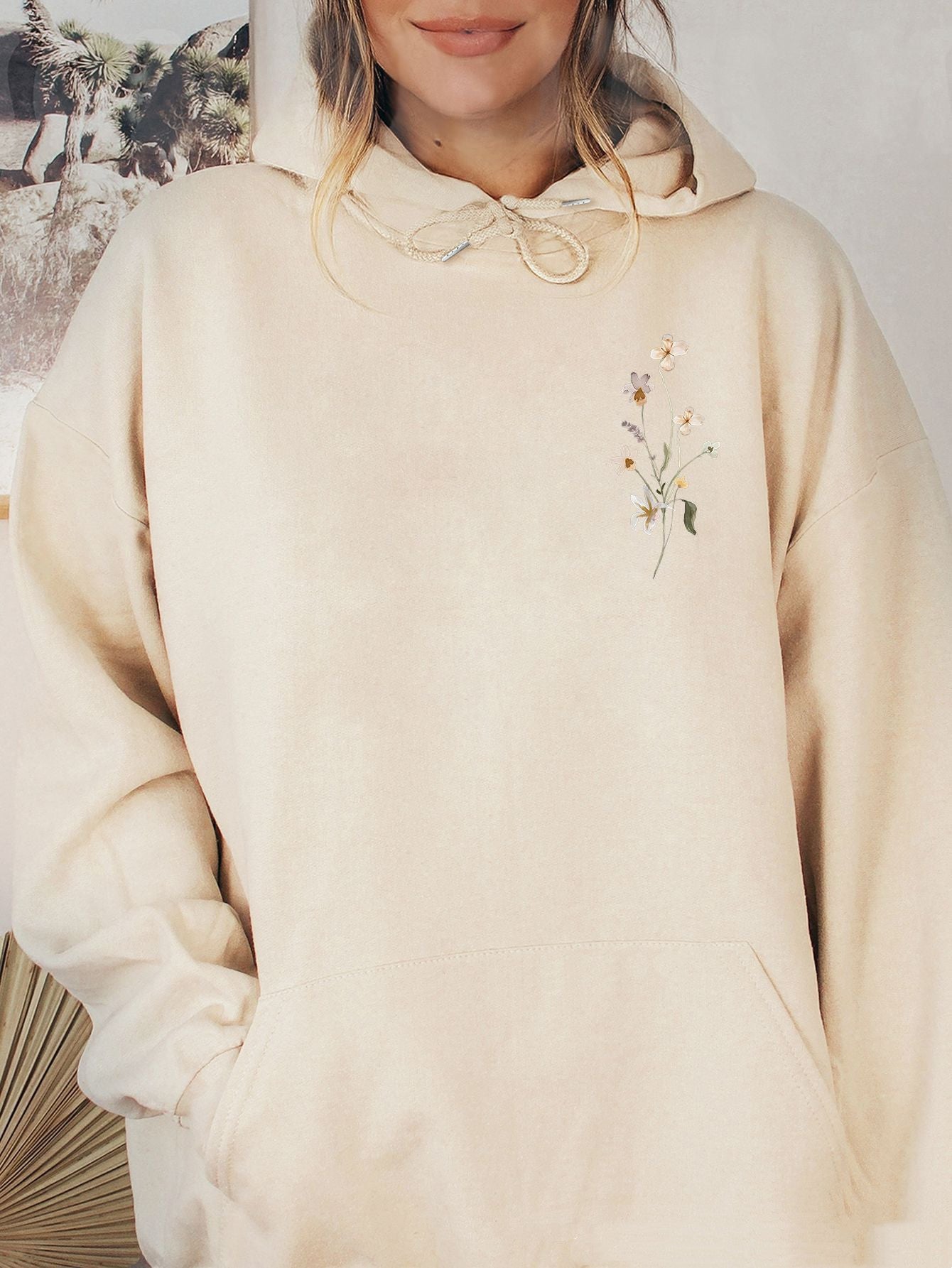 Women's Floral Letter Graphic Pullover Hoodie