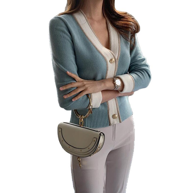 Chic Contrasting-color V-neck Knitted Cardigan for Women