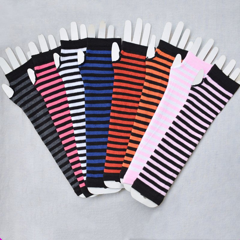 Stay Warm & Chic Fingerless Gloves