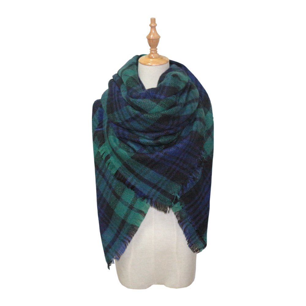 Stay Warm in Style with Double-Sided 7-Color Plaid Scarves