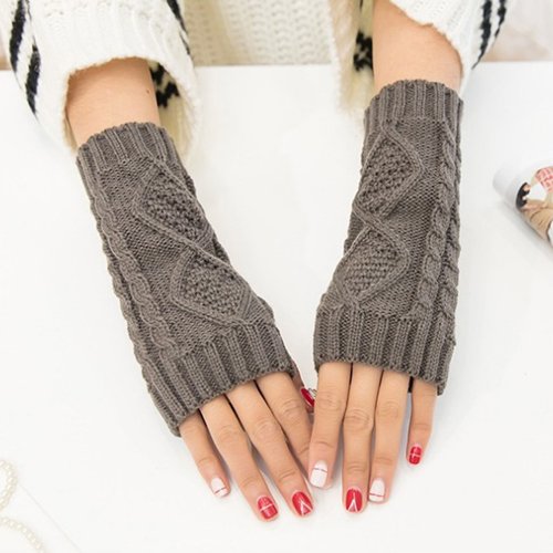 Warm Diamond Check Fingerless Gloves