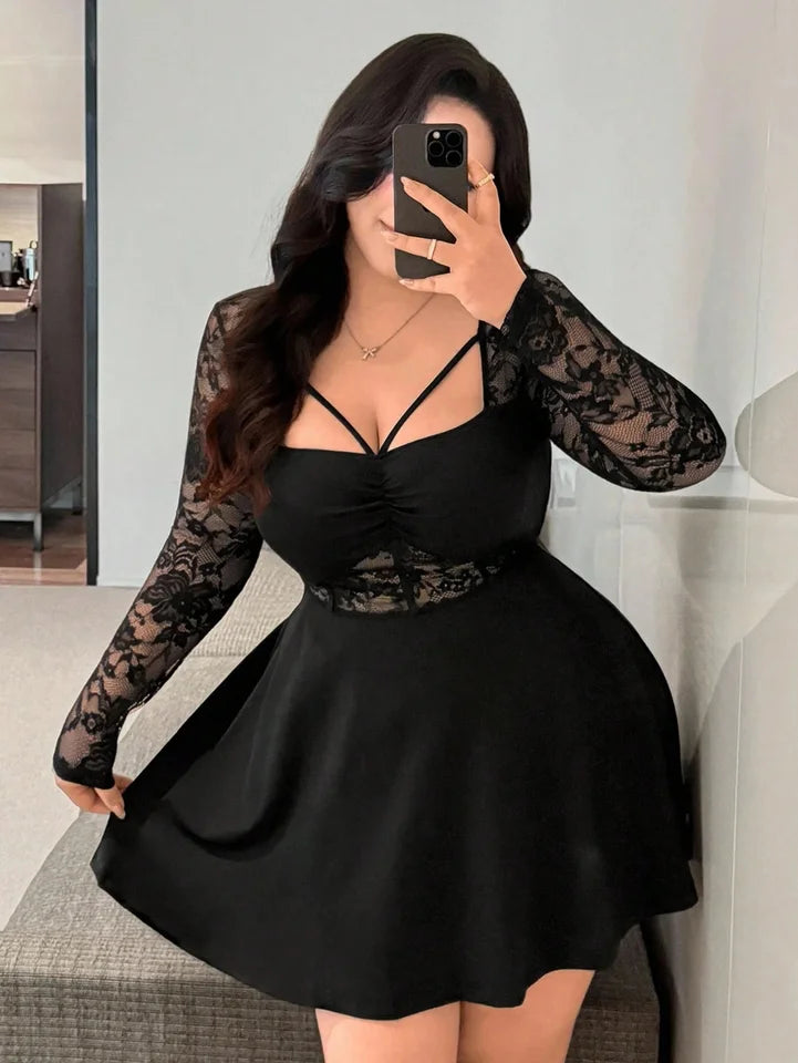 Plus Size Lace Mini Dress with Long Sleeves and Ruched Detail – Casual Chic Summer Outfit