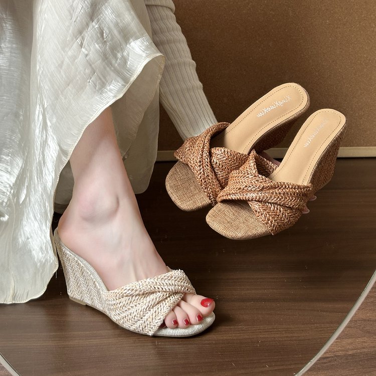 Wedge Heel Slides