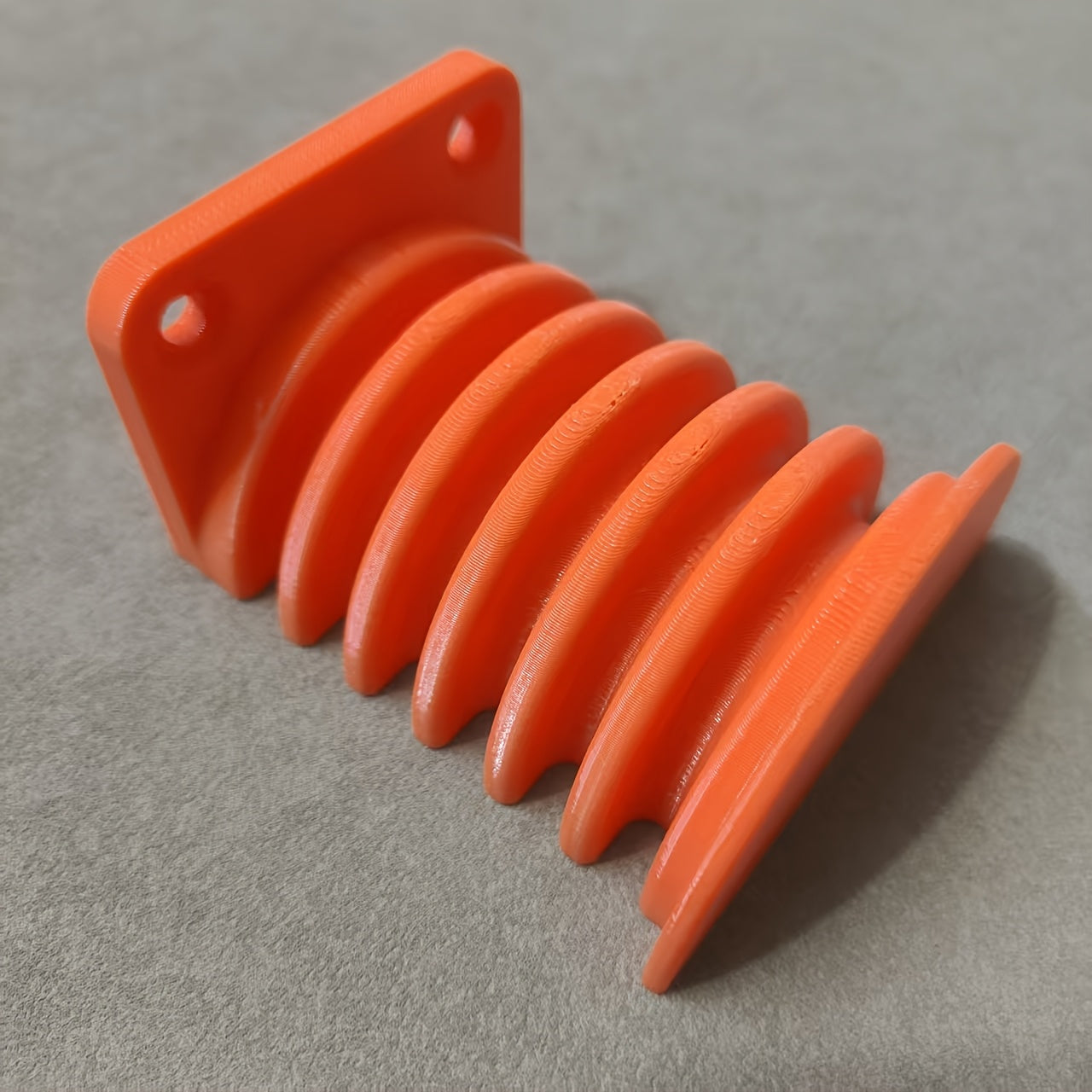 Wall‑Mounted Chainsaw Chain Holder (Set of 6) with Individual Grooves