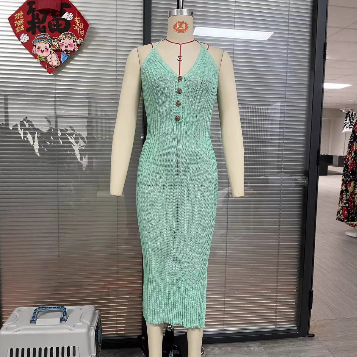 Front-buttoned Back-open V-neck Sleeveless Long Knit Dress