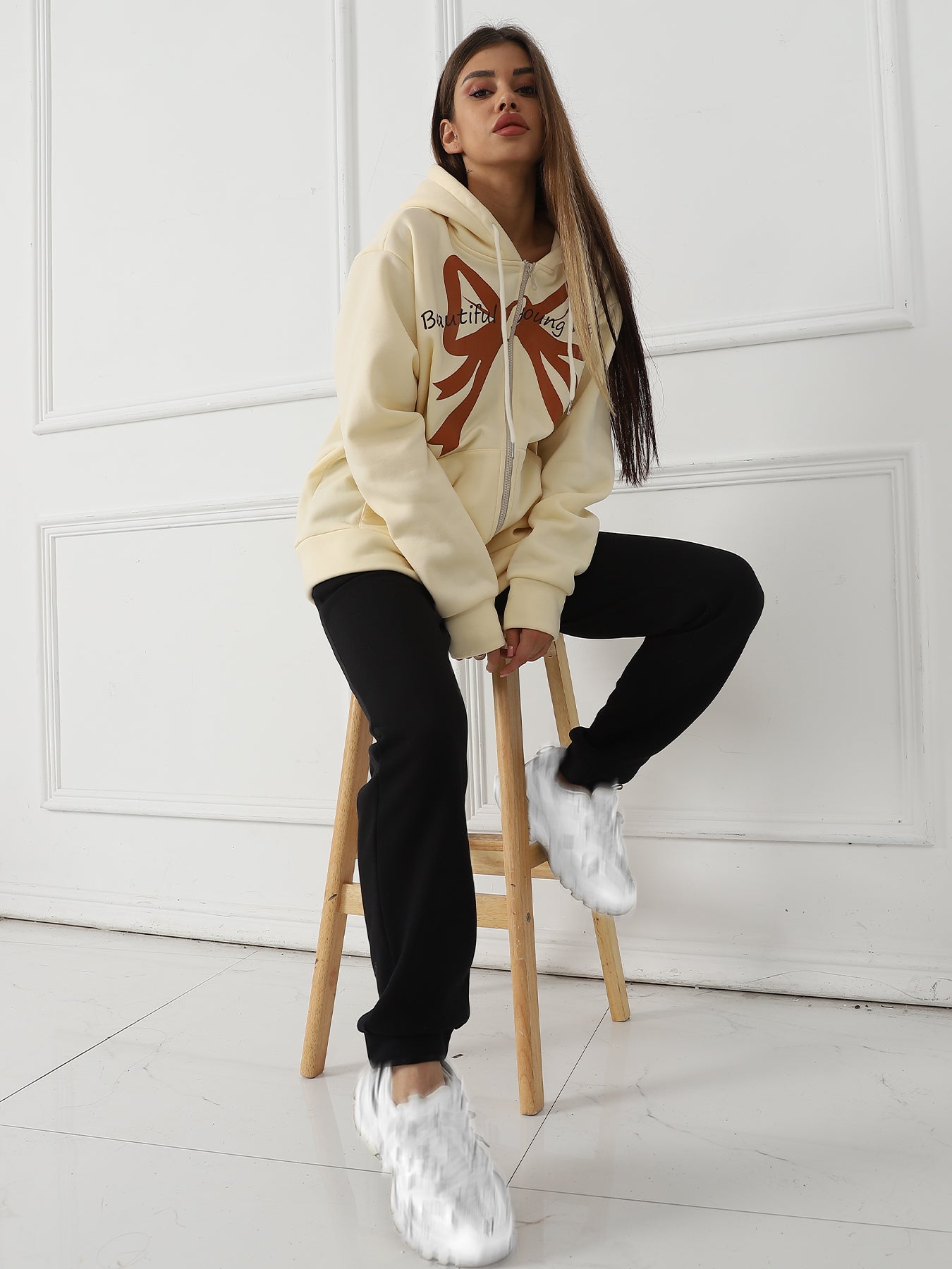 Cozy Women's Long Sleeve Sweatshirt for Everyday Comfort