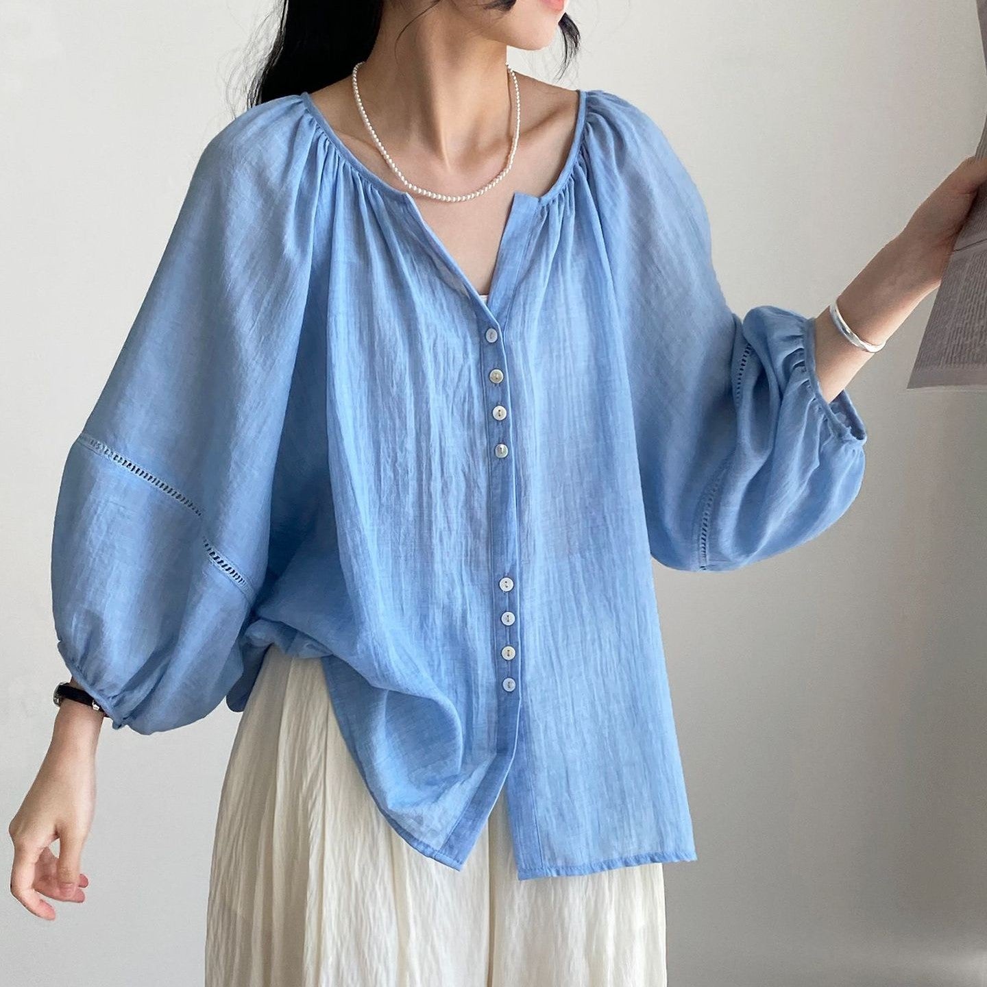 Chic V-Neck Lantern Sleeve Pleated Blouse