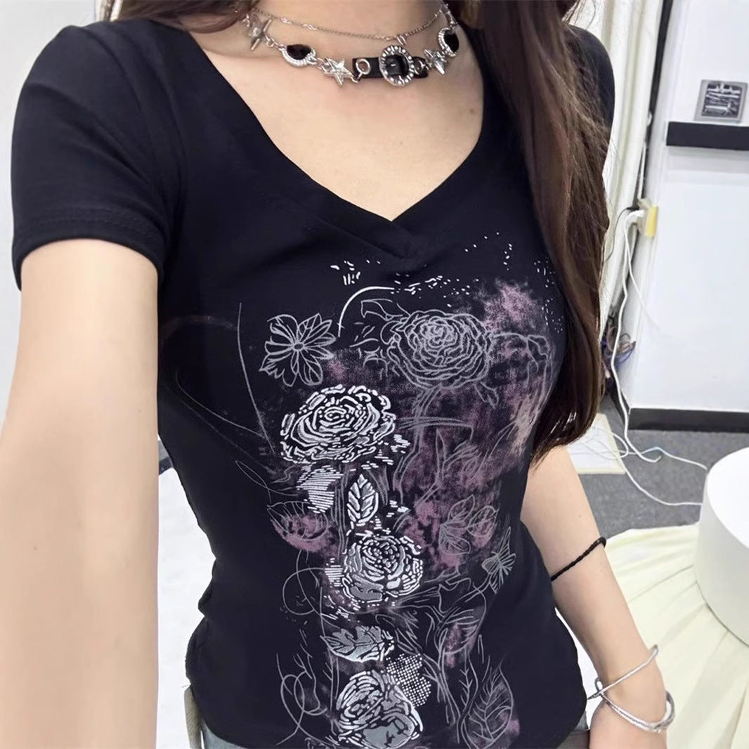Vintage Floral Black T-Shirt – Slim Fit Retro Design