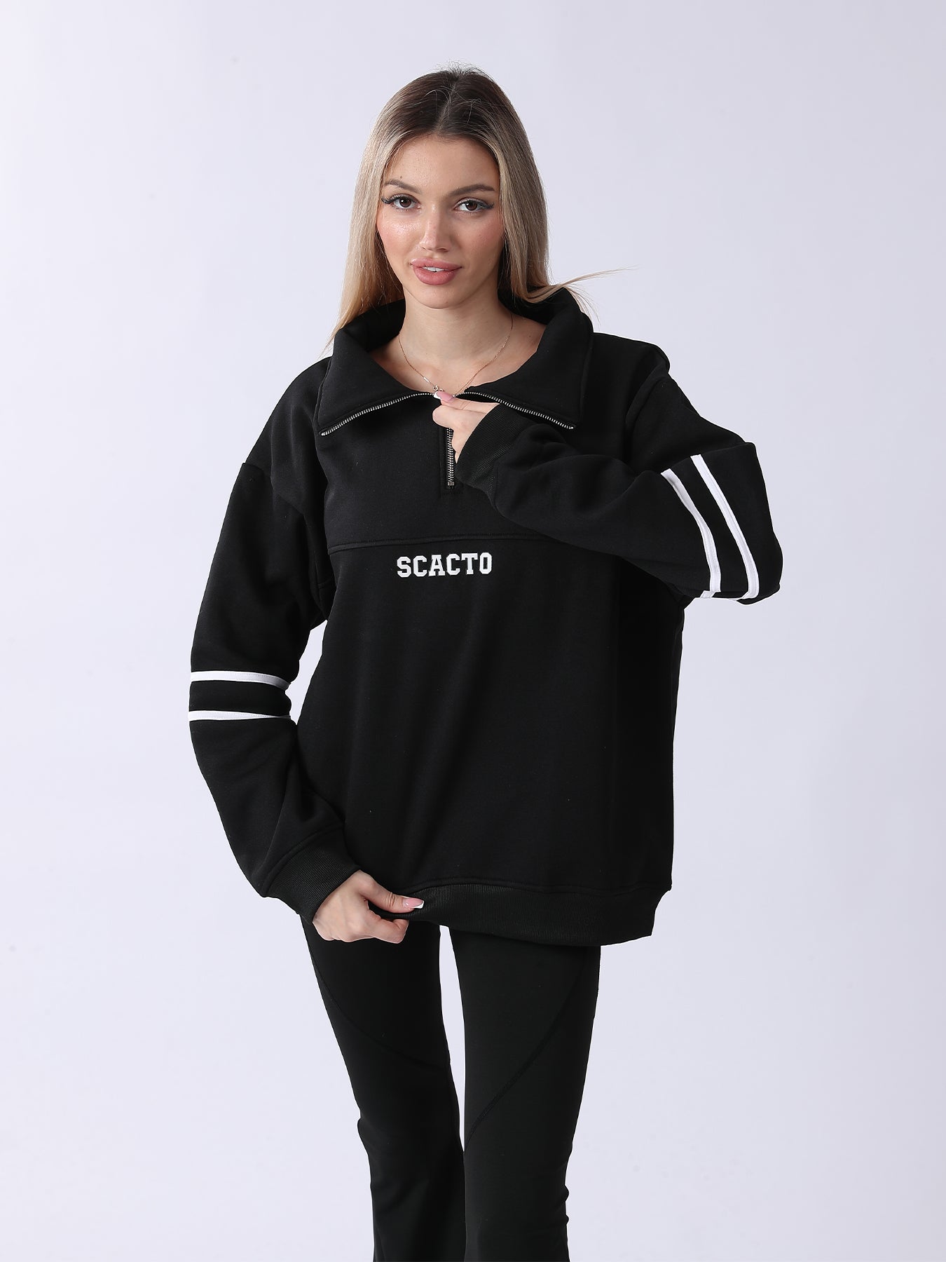 Cozy Women's Long-Sleeve Sweatshirt for Daily Comfort