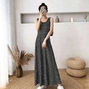 Womens Loose-fit Figure-flattering Sleeveless Striped Dress
