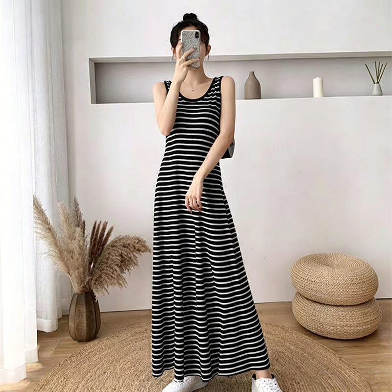Womens Loose-fit Figure-flattering Sleeveless Striped Dress