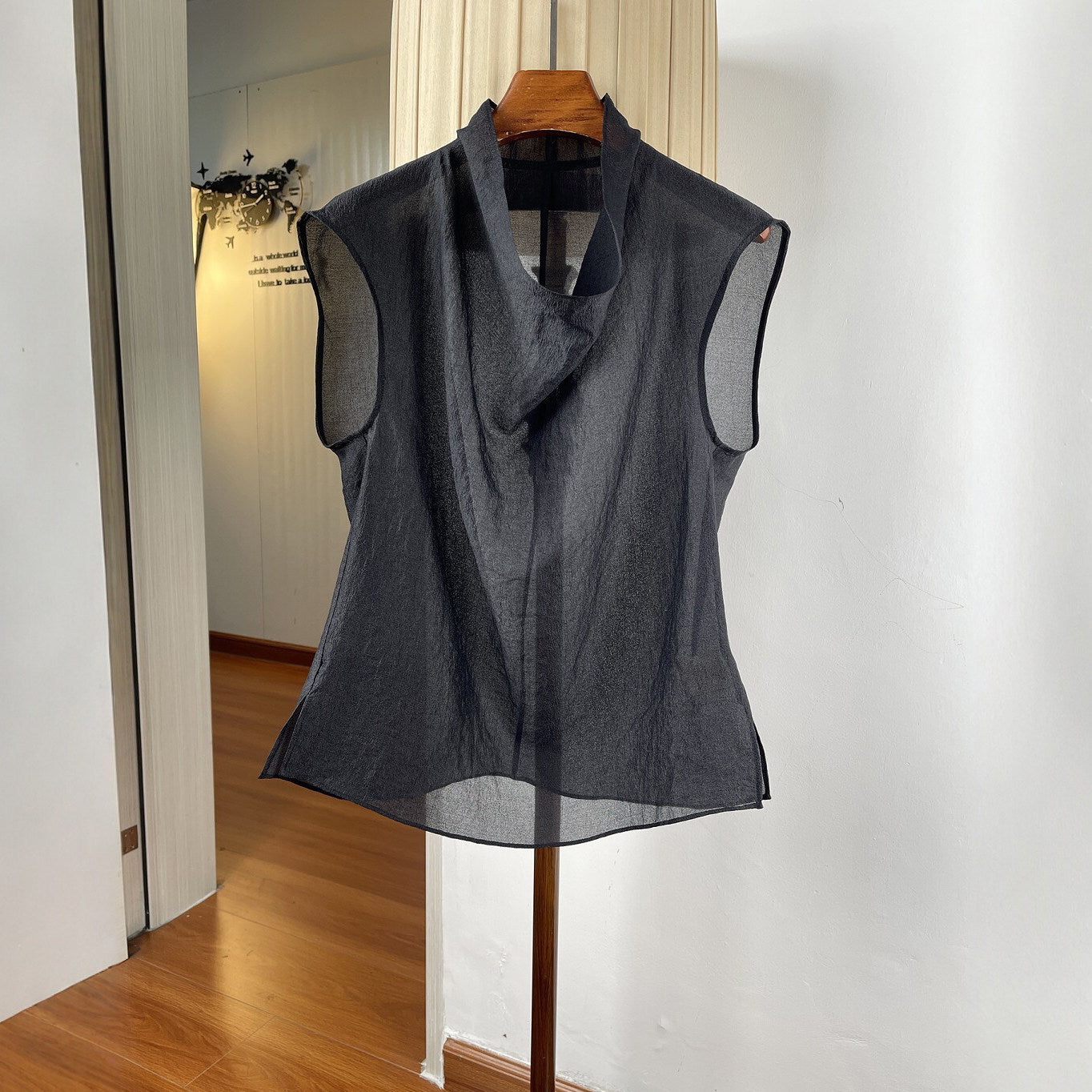 Micro-see-through Sleeveless Blouse Womens Loose-fit Boat-neck Top