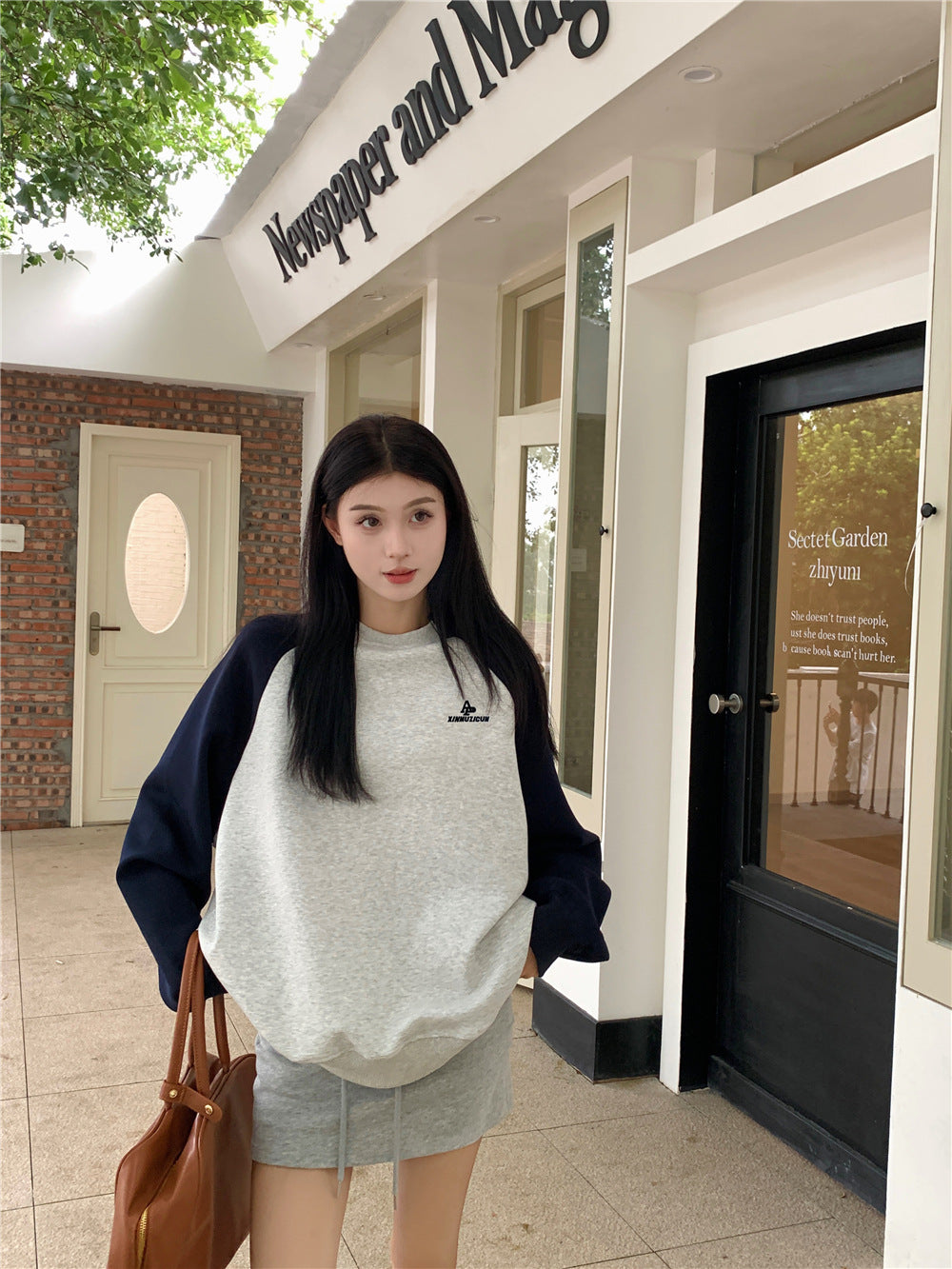 Contrast Letter Embroidered Loose Long Sleeve Top