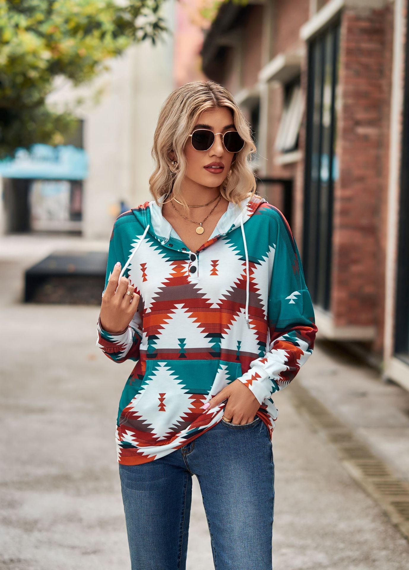 Geometric Pattern Long Sleeve Hooded Pocket Sweatshirt