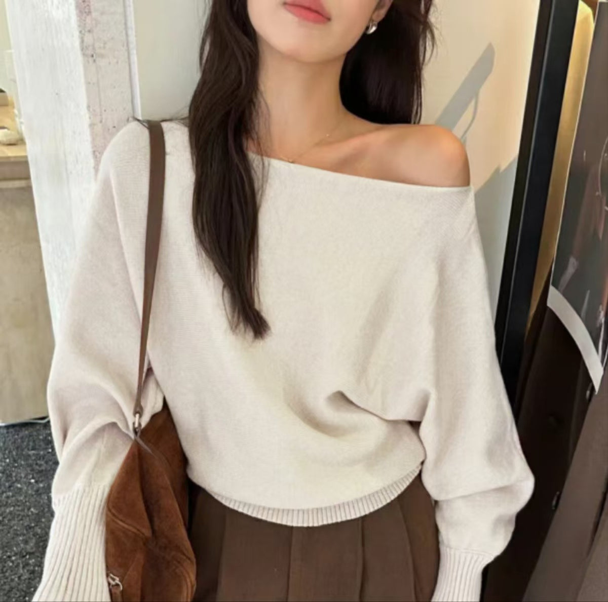 Korean-style Elegant Red Long-sleeve Knit Top with a Slanted Shoulder Design