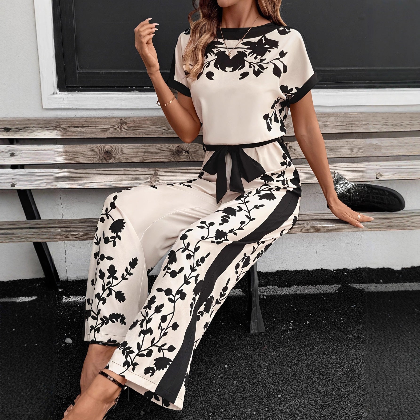 Chic Colorblock Tie-Waist Short-Sleeve Jumpsuit