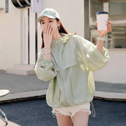 Breathable Loose-Fit Hooded Long Sleeve Top – Light & Minimalist