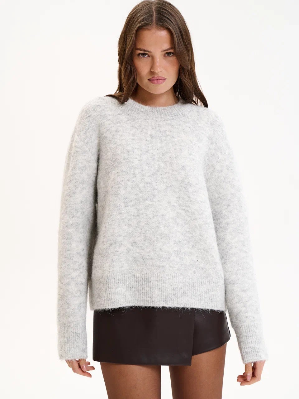 Short-length Gray Pullover Women's Alpaca Round Neck Sweater