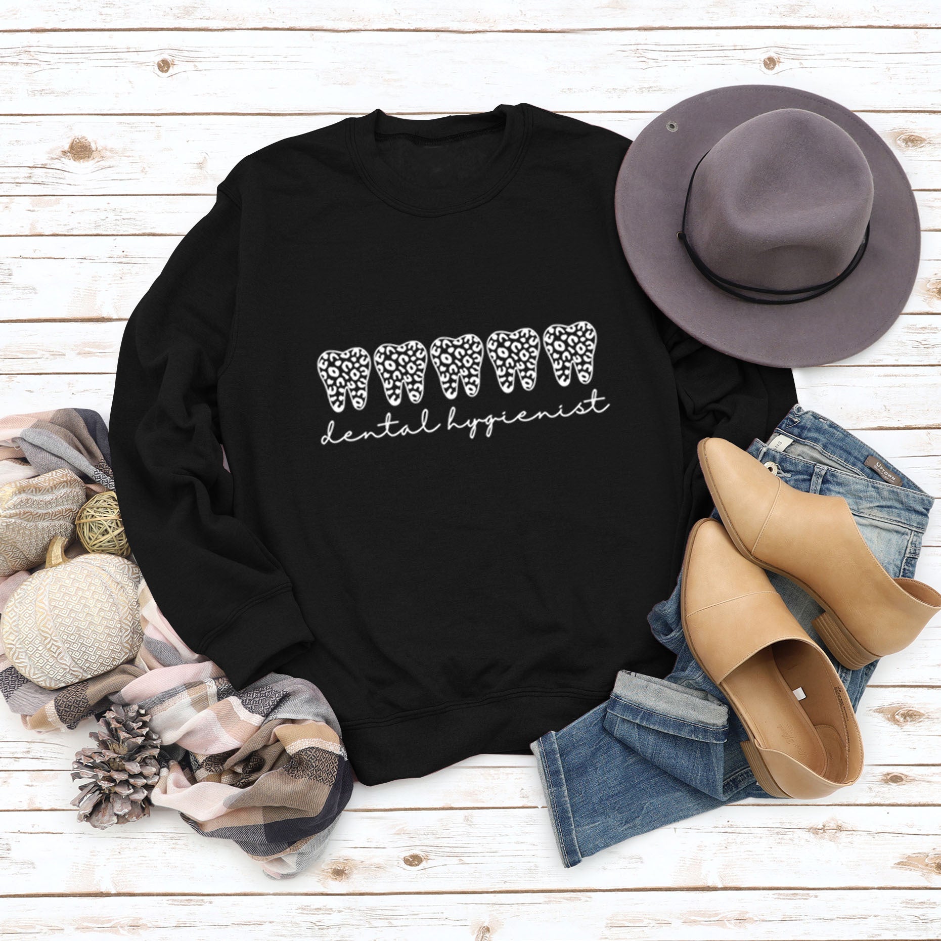 Chic Leopard Print Crew Neck Long Sleeve Sweater