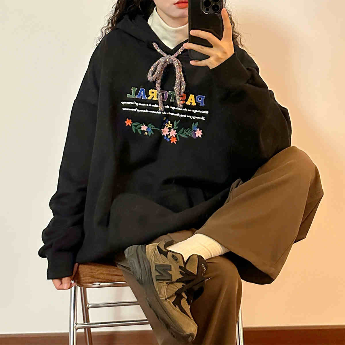 Women's Fashionable Embroidered Top With Hoodie Coat Heads