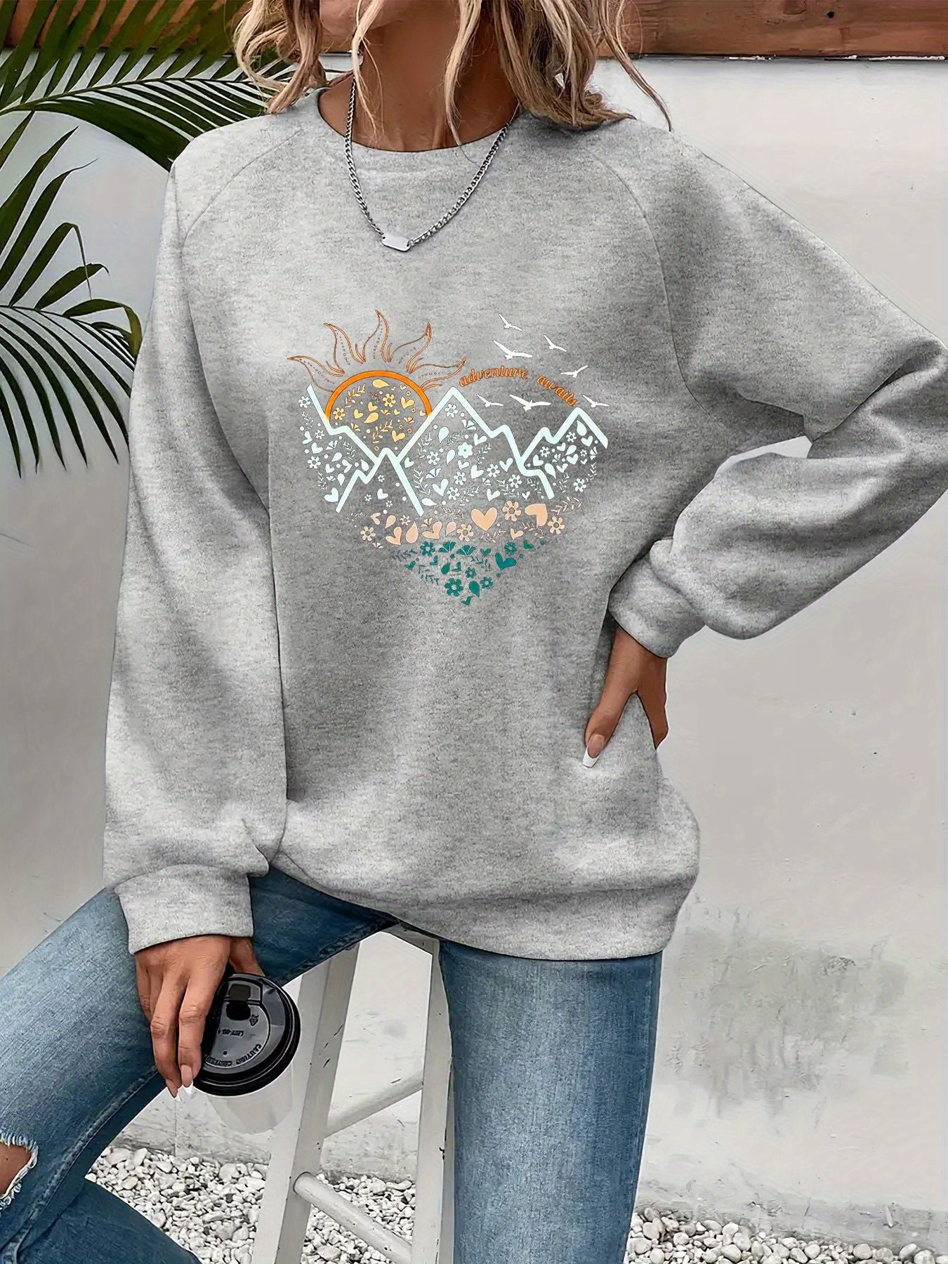 Women's Cute Heart Print Pullover Sweatshirt