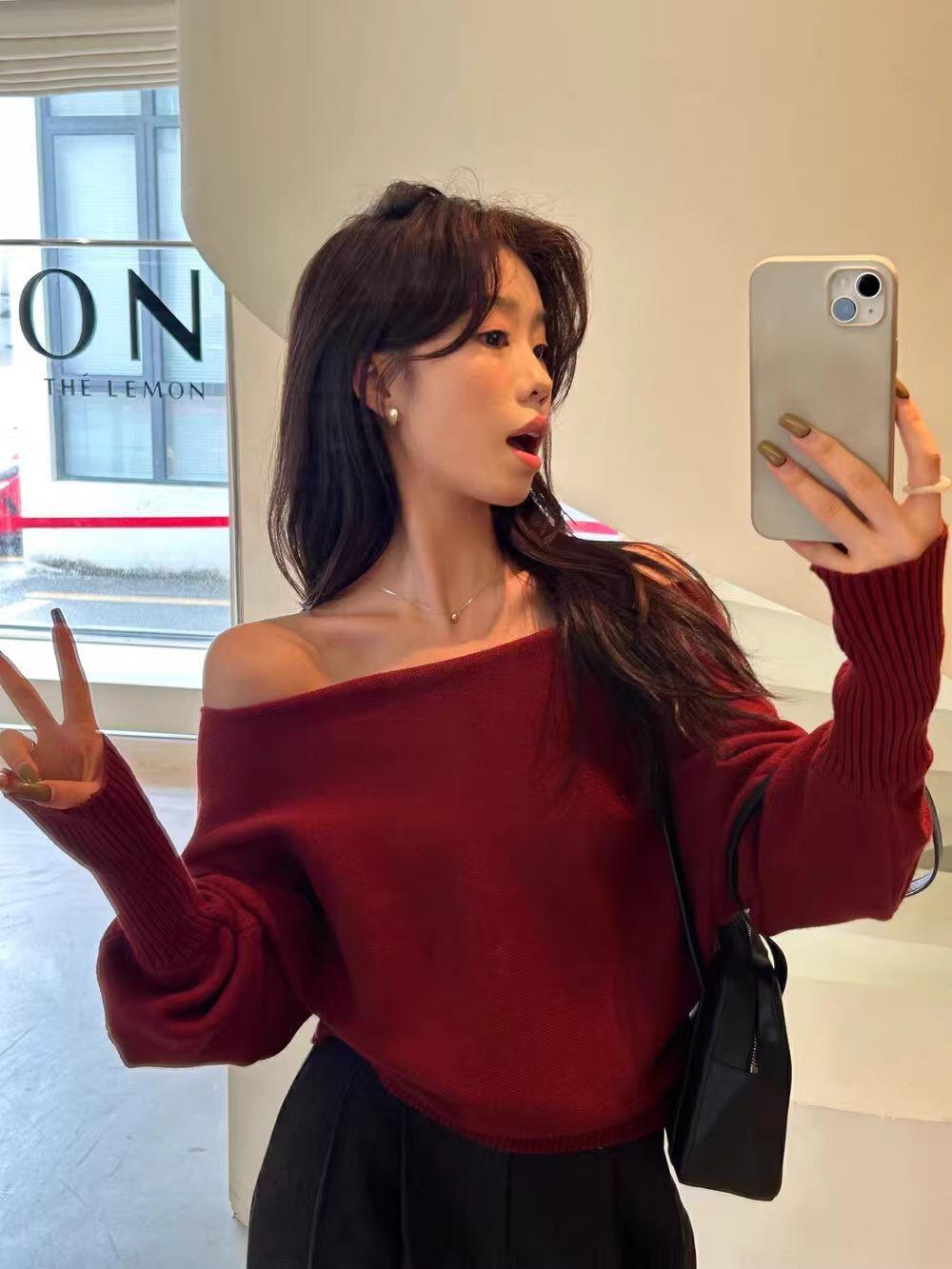 Korean-style Elegant Red Long-sleeve Knit Top with a Slanted Shoulder Design