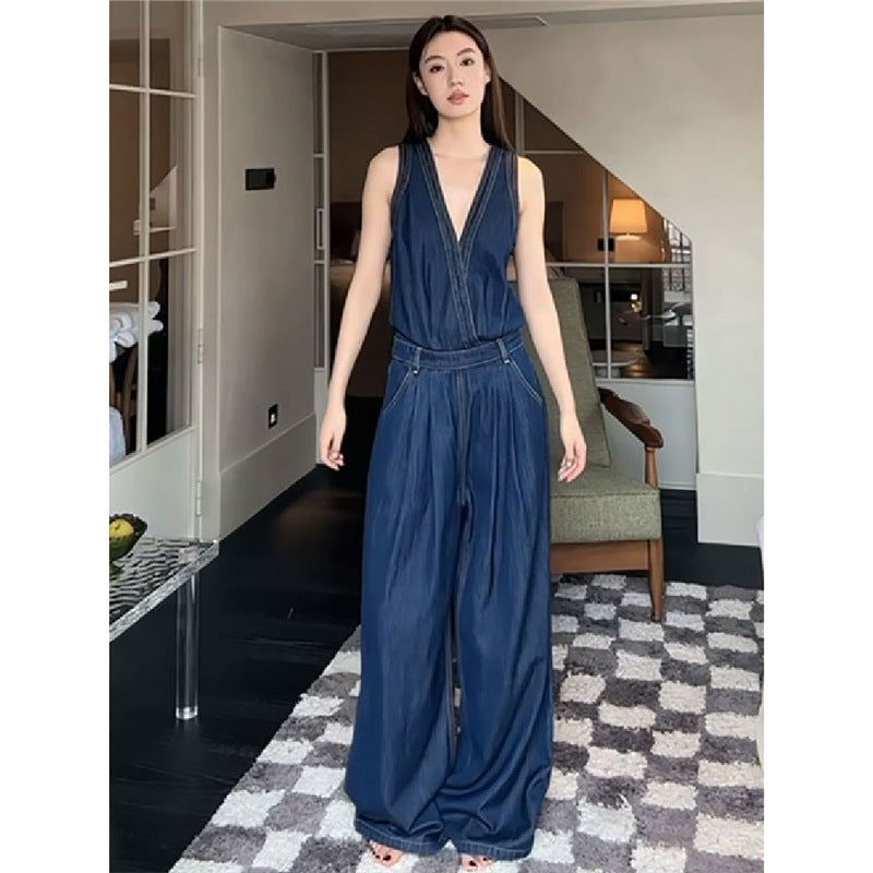 Fashionable Plus-Size Denim Overalls With Straps