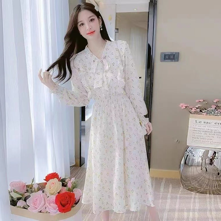 Womens Autumn French-style Ruffled Floral Dress with a Defined Waist
