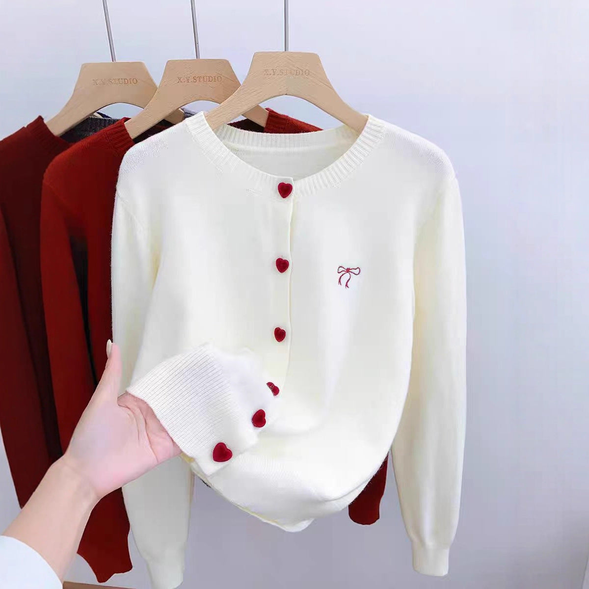 Embroidered Bow-knot Long-sleeve Knitted Cardigan for Women