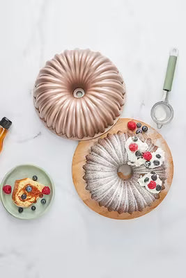 Rose gold cast iron cake mold for sliced cakes