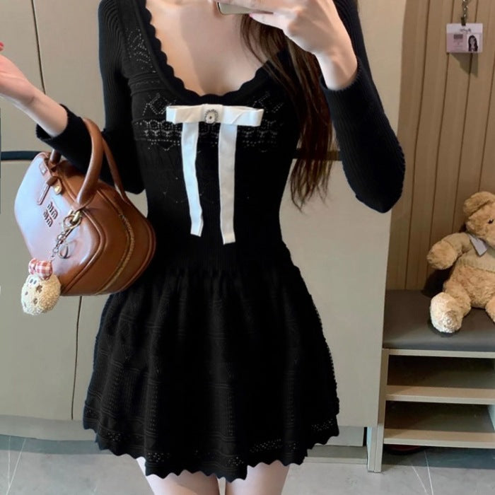 Long-sleeved Knitted Dress Sexy Lace Trim with Floral Accents