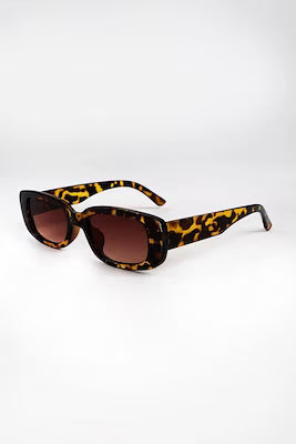 Leopard print sunglasses with UV 400 protection