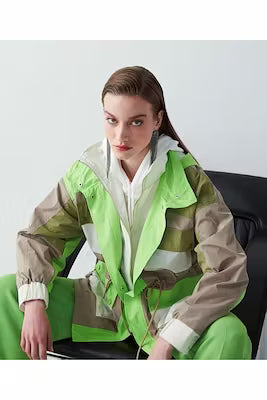 Adjustable Waist Winter Vest in Polyester with Colorblock Design