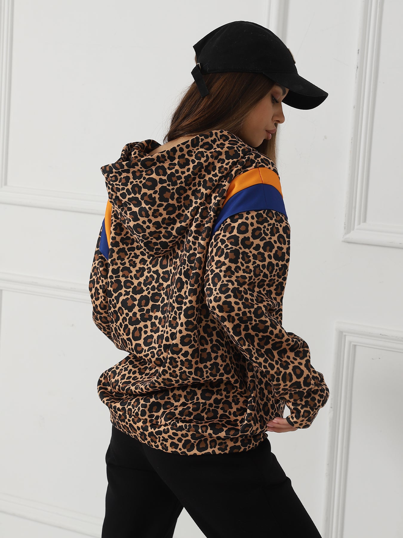Women's Chic Leopard Print Long Sleeve Sweatshirt