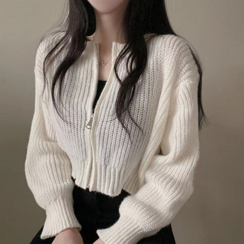 Niche Zipped Round Neck Loose Waist Trimming Short