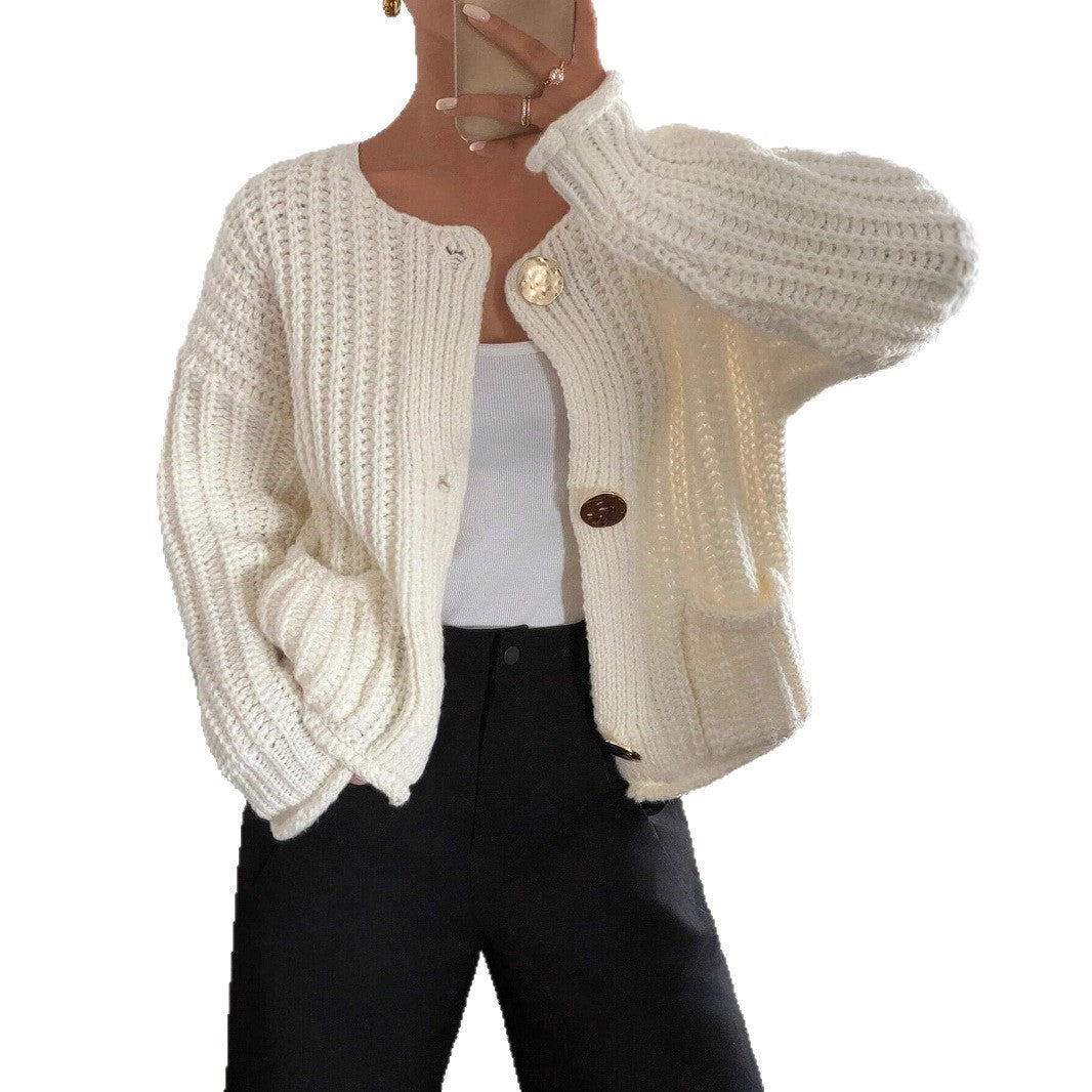 Women's Warm Knitted Sweater with Buttoned Pockets