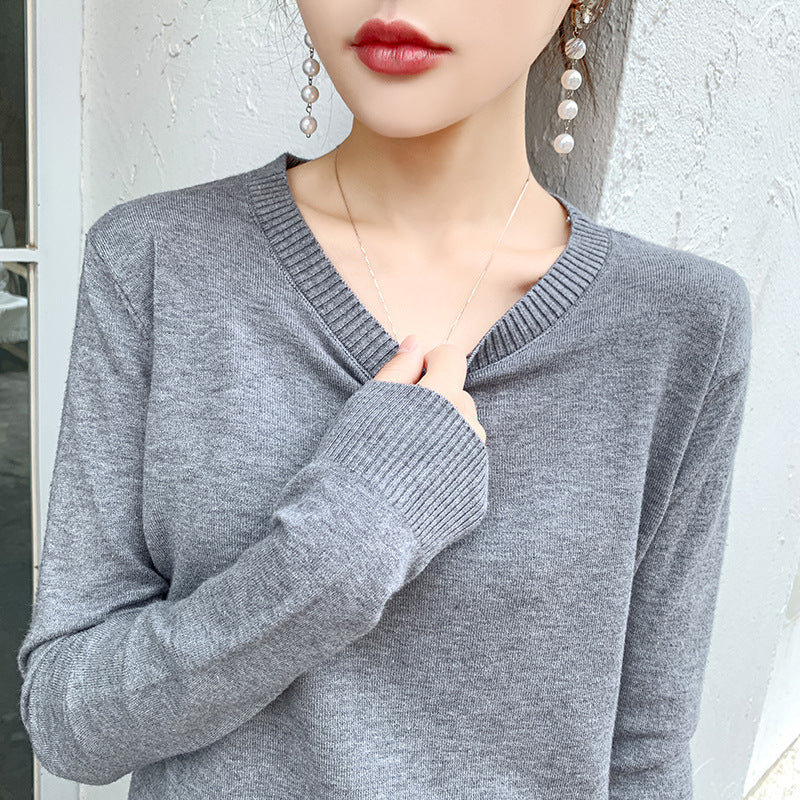 Womens Long-sleeve Knitted Pullover with a Crew Neck Lightweight Sweater Top