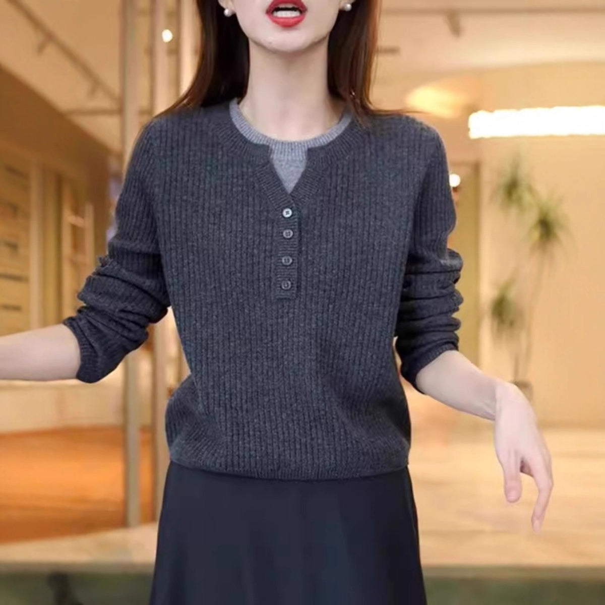 Autumn and Winter New Round Neck Fake Two-piece Knitted Sweaters Women's Warm Padded Top