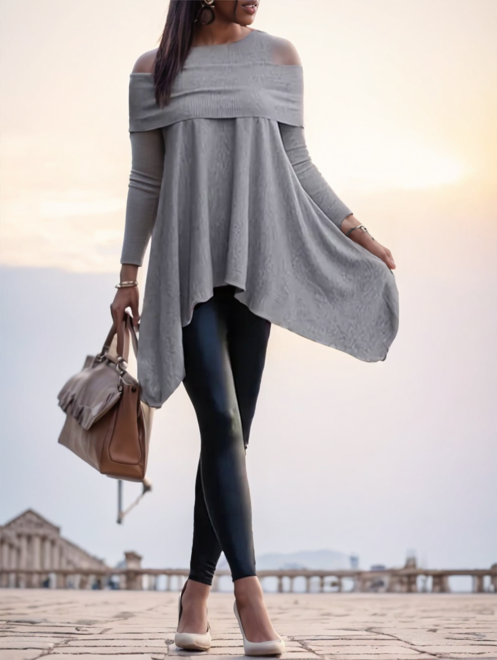 A Solid-colored Long-sleeved Top For Ladies