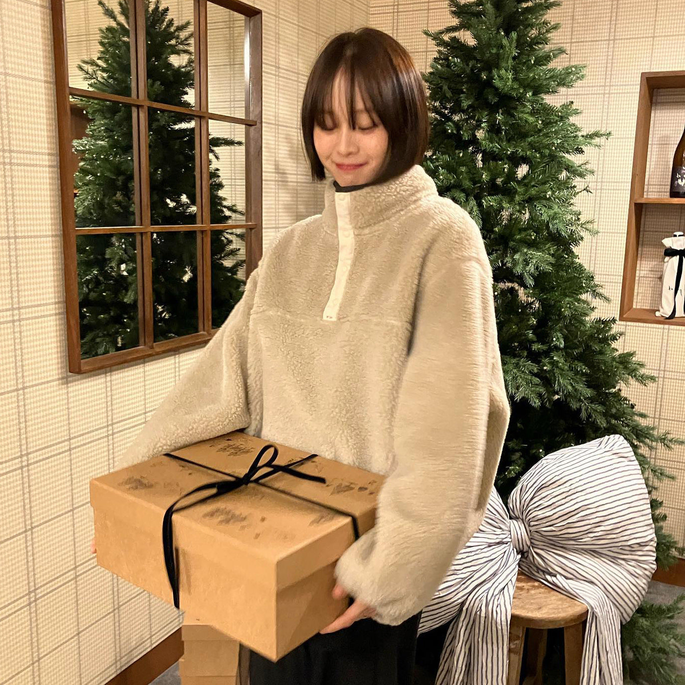 Cozy Lamb Wool Lapel Pullover Plush Sweatshirt
