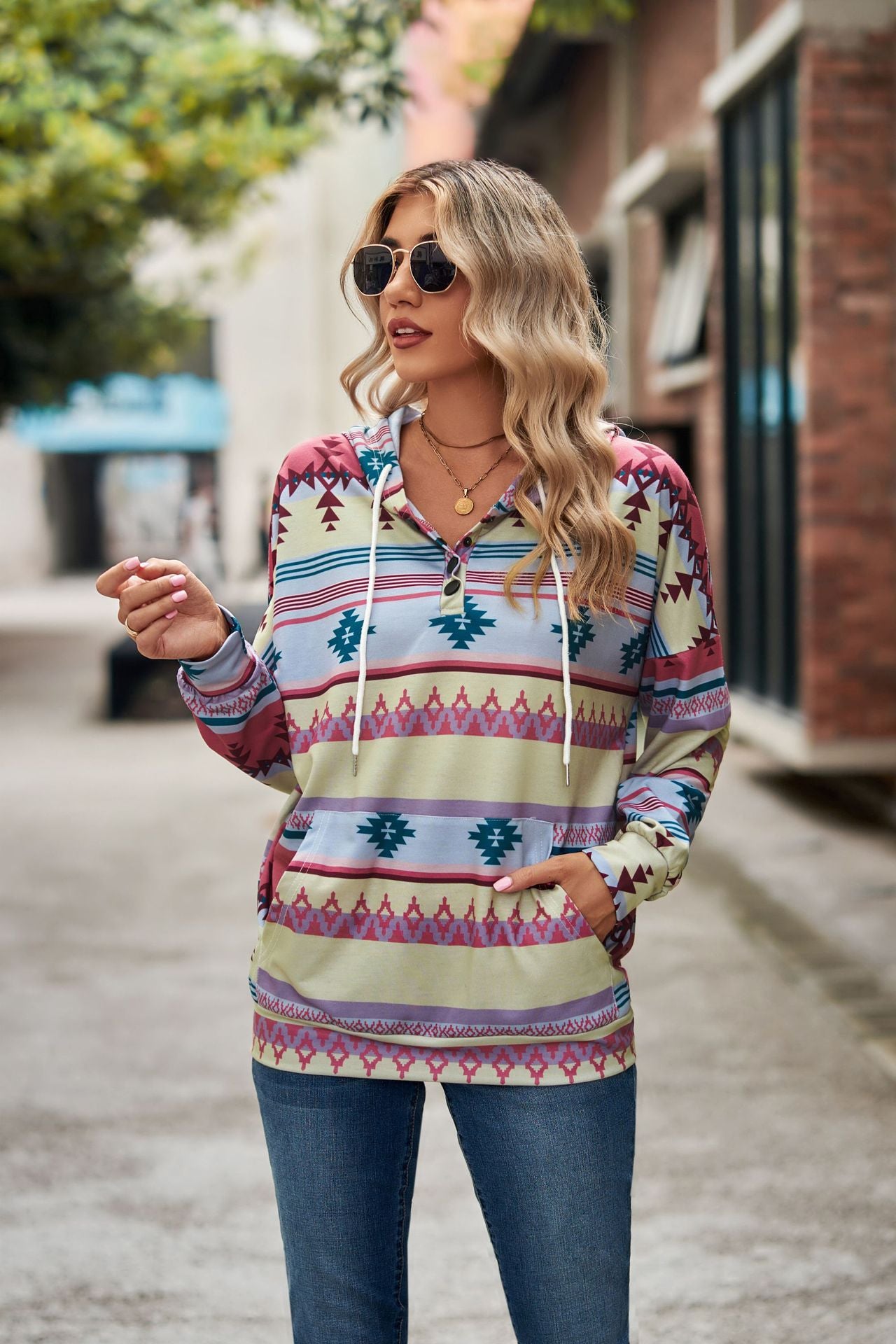 Geometric Pattern Long Sleeve Hooded Pocket Sweatshirt