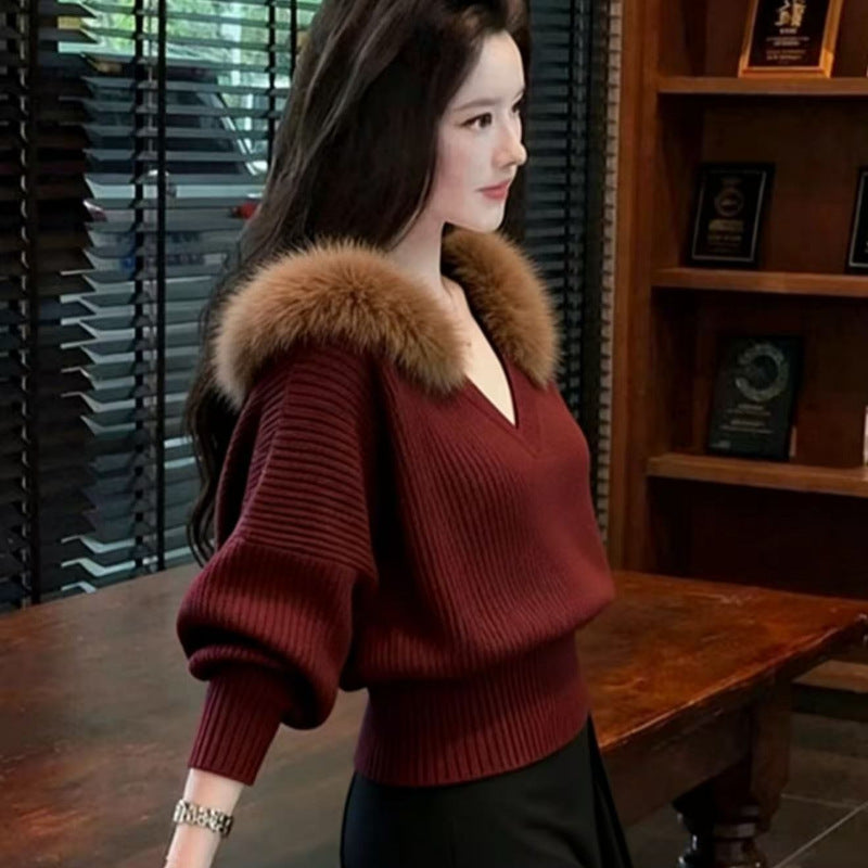 V-neck Fashionable Laid-back Fur-trimmed Sweater