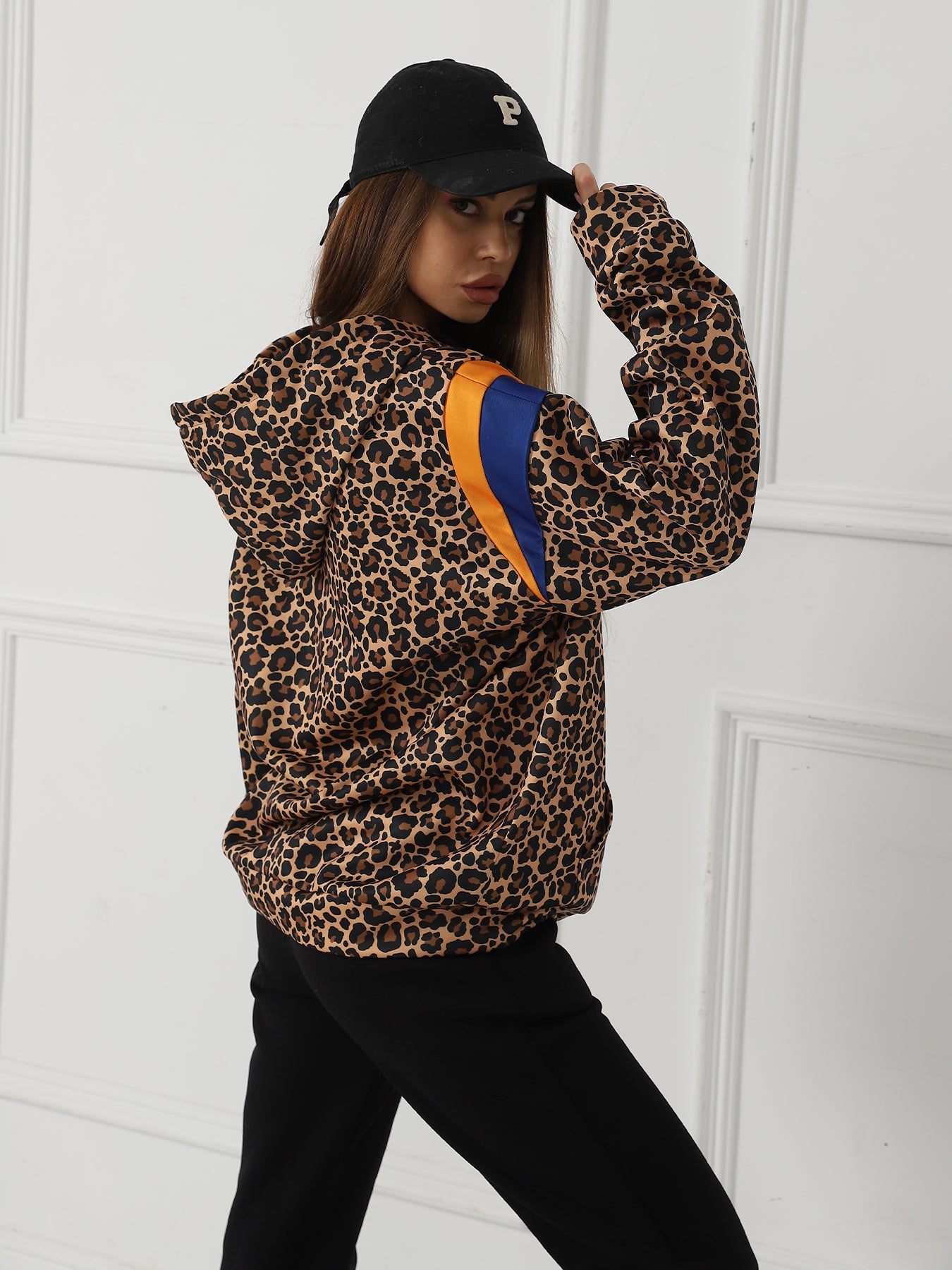 Women's Chic Leopard Print Long Sleeve Sweatshirt