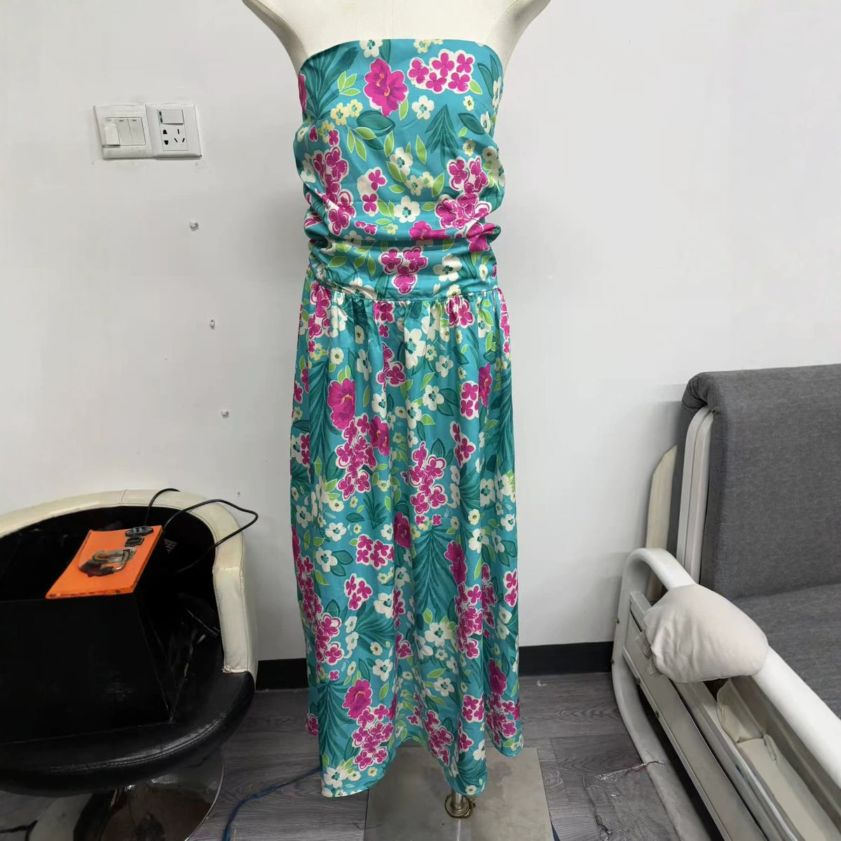 Vintage Womens Fashionable Strapless Dress