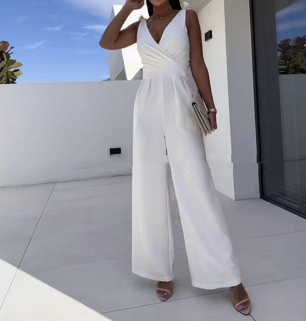 Chic V-Neck Sleeveless Wide-Leg Long Jumpsuit