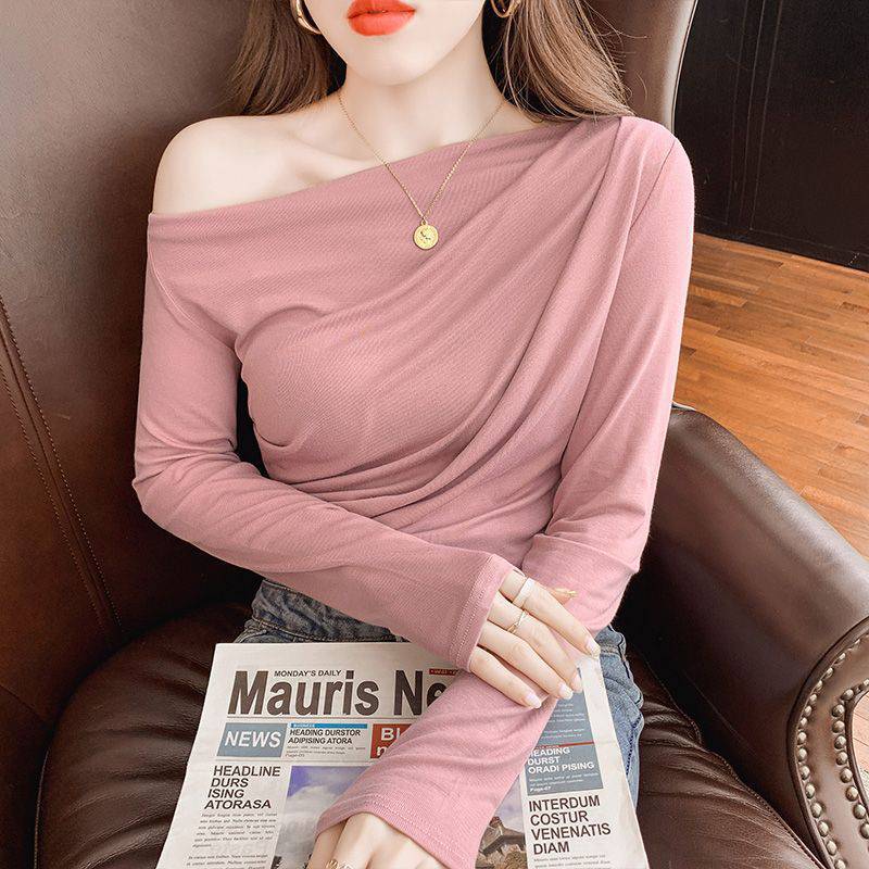 Off-Shoulder Pleated Slimming Top for Chic Commuting