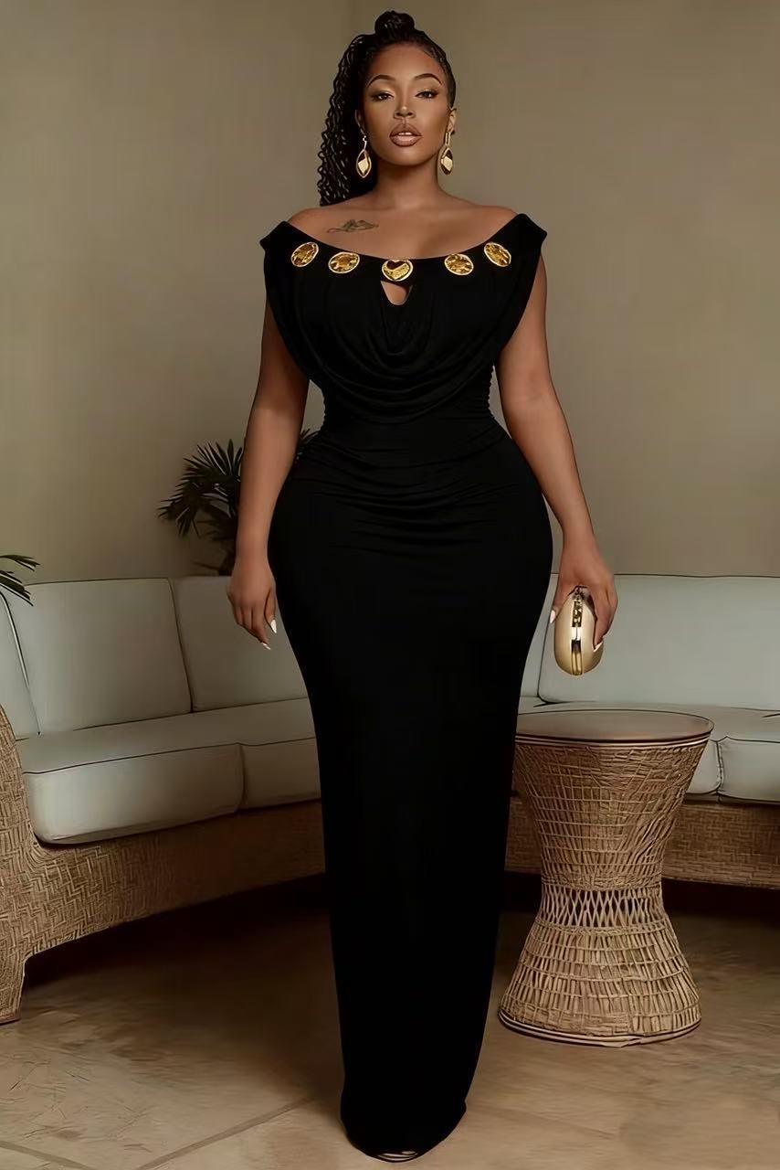 New Off-shoulder Dress with Metal Buckles