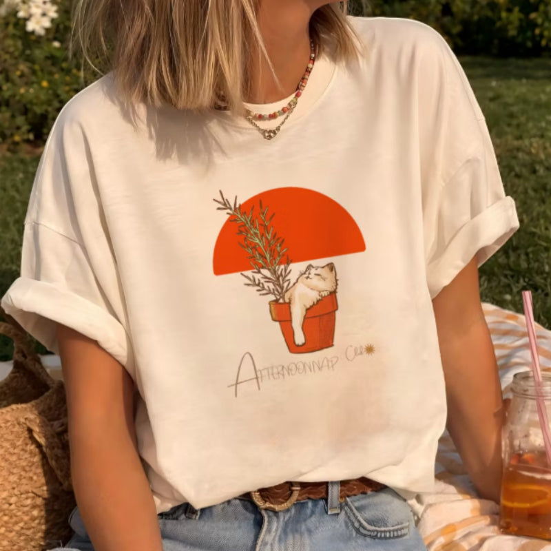 Vintage Cat Graphic Tee - Cozy Afternoon Style